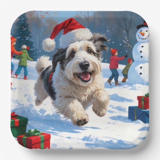 Old English Sheepdog läuft in Snow Weihnachtshut Pappteller (Vorderseite)