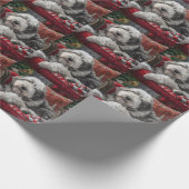 Old English Sheepdog Weihnachts-Festival Geschenkpapier (Ecke)