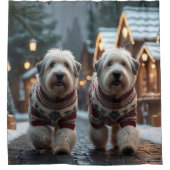 Old English Sheepdogs Christmas Snow Holiday Duschvorhang (Vorderseite)