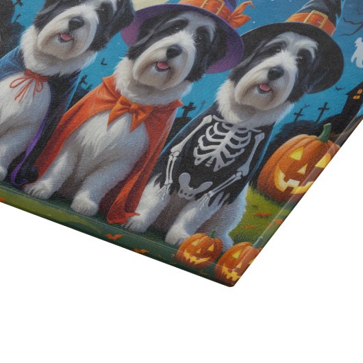 Old English Sheepdogs Pumpkin Halloween Funny Schneidebrett (Ecke)