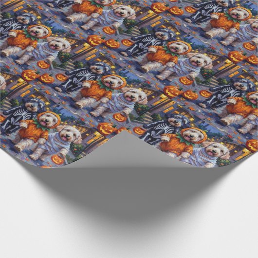 Old English Sheepdogs Trick-or-Treating Halloween Geschenkpapier (Ecke)