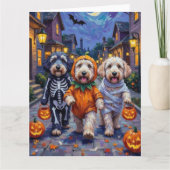 Old English Sheepdogs Trick-or-Treating Halloween Karte (Vorderseite)