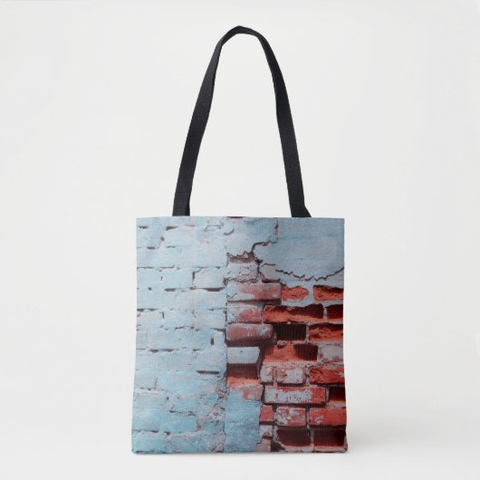 Old grungy brick wall with natural defects. Scratc Tasche (Vorderseite)