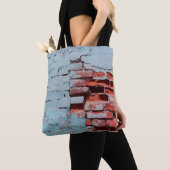 Old grungy brick wall with natural defects. Scratc Tasche (Von Nahem)