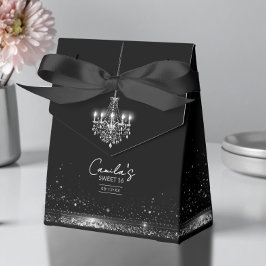 Old Hollywood B & W Chandelier Sweet 16 ID1108 Geschenkschachtel