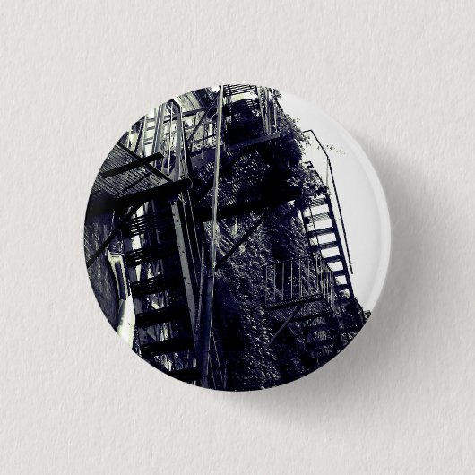 Old Iron Apartment Building Staircase Photo Pin Button (Vorderseite)