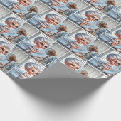 Old Lady Cooling Off In Front of a Retro Fan Geschenkpapier (Ecke)