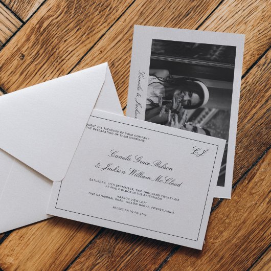 Old Money Black and White Wedding  Einladung