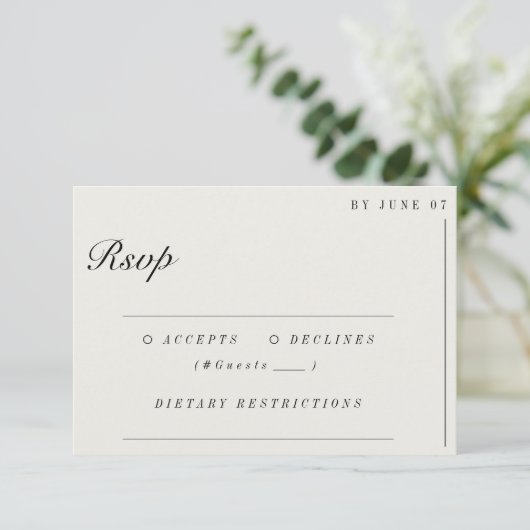 Old Money Minimalistisch Ecru White Wedding RSVP Karte (Stehend Vorderseite)