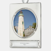Old Point Comfort Lighthouse Banner-Ornament Silber (Links)