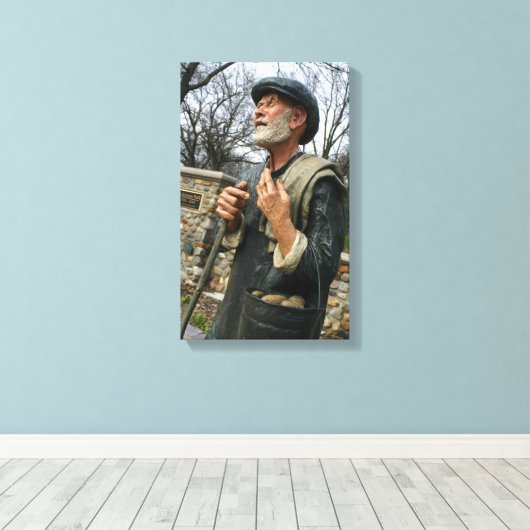 Old Potato man Statue Sioux Falls SD Mckennan Park Leinwanddruck (Insitu (Holzboden))