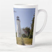 Old Presque Isle Lighthouse Latte Tasse (Rechts)