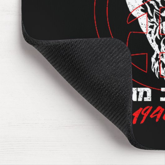 Old School Krav Hebrew Logo Tiger Women &amp; Men  Mousepad (Ecke)