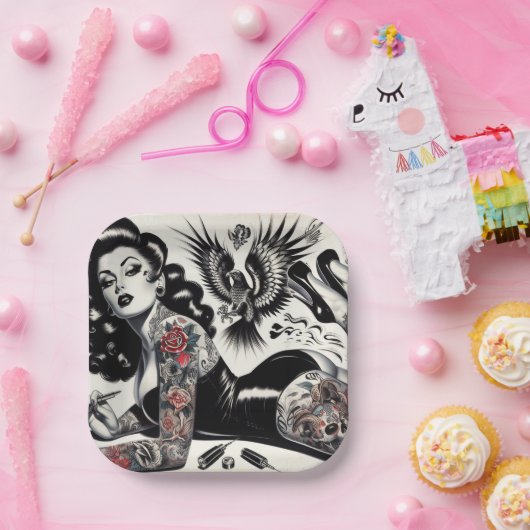 Old School Tattoooed Girl Pappteller (Party)