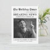 Old Style Newspaper Foto Geburtstagsparty Einladung (Stehend Vorderseite)