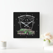 Old Truck Classic Truck Guy Green Chevy Since Date Quadratische Wanduhr (Zuhause)