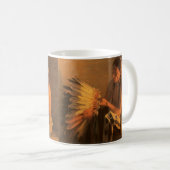 Old War Bonnet von Joseph Henry Sharp Kaffeetasse (VorderseiteRechts)