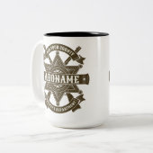 Old West Sheriff Deputy Rifles Badge Personalized Zweifarbige Tasse (Vorderseite Links)