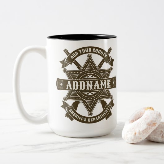 Old West Sheriff Deputy Rifles Badge Personalized Zweifarbige Tasse (Mit Donut)