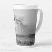 Old Winter Tree Latte Tasse (Rechte Ecke)