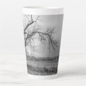Old Winter Tree Latte Tasse (Vorderseite)