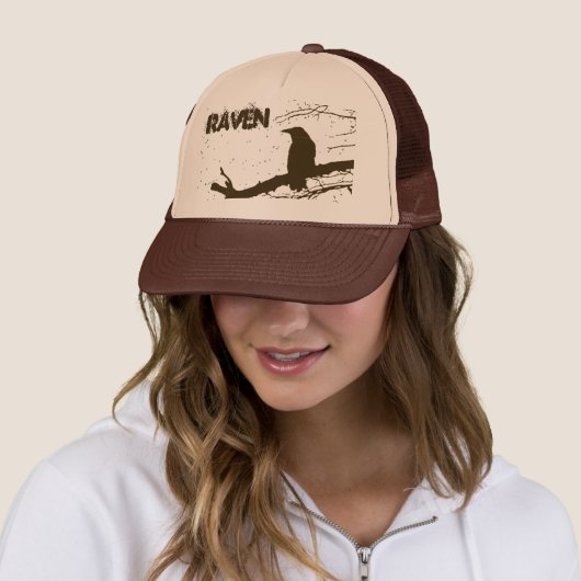 Old Wise Raven on the Tree Truckerkappe (Beispiel)
