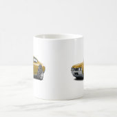 Olds 442 Gold-Schwarzes Auto 1968 Kaffeetasse (Mittel)
