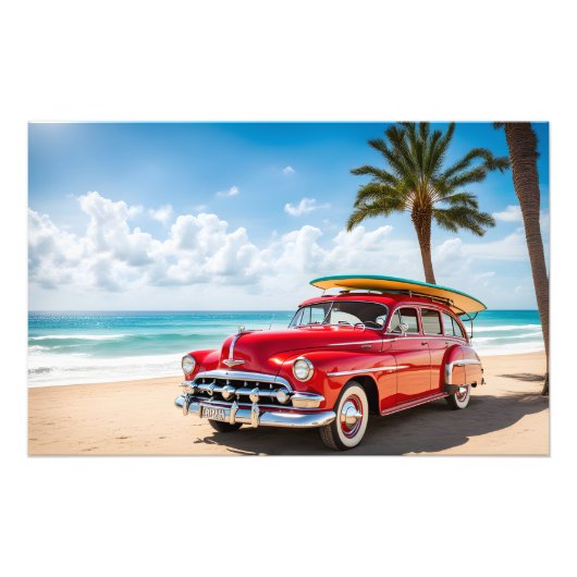 Oldtimer am Strand mit Surfbrett Fotodruck (Vorne)