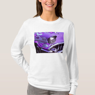 Oldtimer: Chevrolet mit brennender Motorhaube T-Shirt