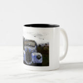Oldtimer-LKW Zweifarbige Tasse (VorderseiteRechts)