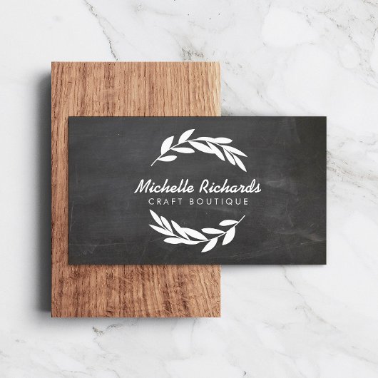 Olive Branch Wreath Logo auf der Chalkboard-Rückse Visitenkarte