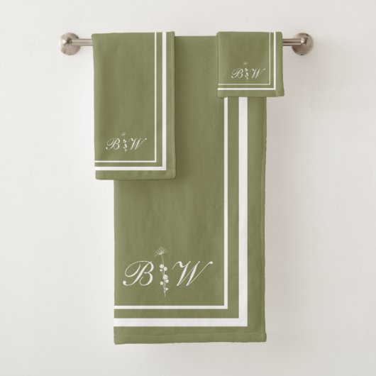 Olive Green Border Script Girl Monogram Badhandtuch Set (Insitu)