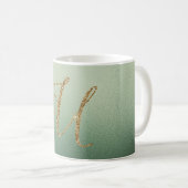 Olive Green Gold Glitzer Letter U Kaffeetasse (VorderseiteRechts)