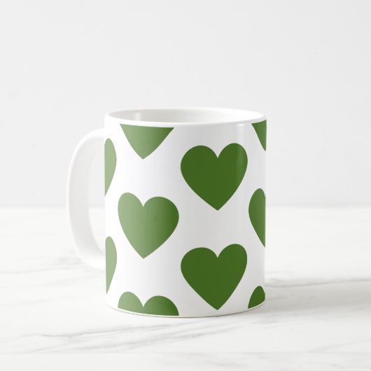 Olive green herzen Tasse mit weißem Kaffee (Vorderseite Links)
