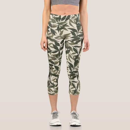 Olive Green Leaf Muster mit benutzerdefiniertem Te Capri Leggings (Vorderseite)