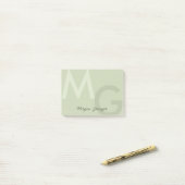 Olive Green Minimal Clean Modern Large Monogram Post-it Klebezettel (Auf Schreibtisch)