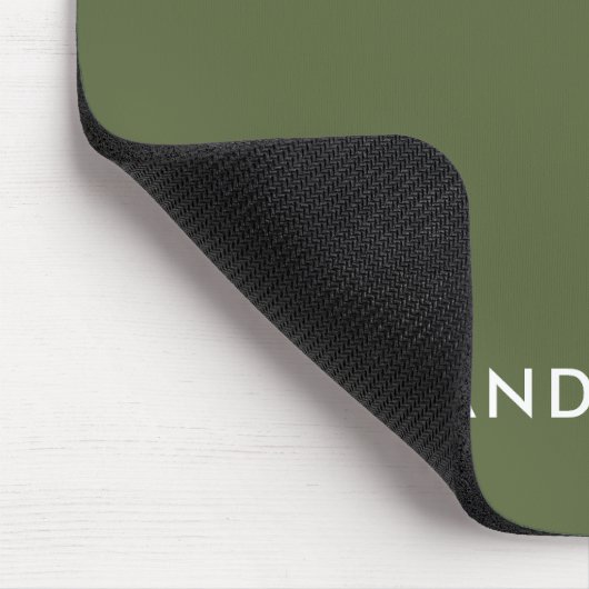 Olive Green Minimalistisch Monogram Mousepad (Ecke)