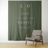 Olive Green Minimalistisch Monogram Wedding Backgr Wandteppich (Beispiel)