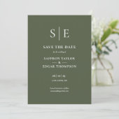 Olive Green Monogram Foto Wedding Save The Date (Stehend Vorderseite)