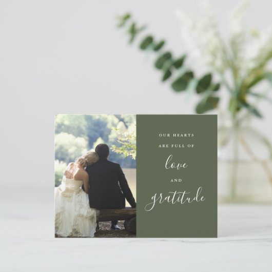 Olive Green Script Foto Wedding Vielen Dank Postkarte (Stehend Vorderseite)