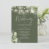 Olive Green String Lights Floral Monogram Wedding Einladung (Stehend Vorderseite)