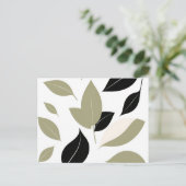 Olive Green und Black Leaf Scatter Modern Postkarte (Stehend Vorderseite)