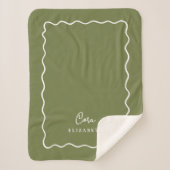 Olive Green Wavy Border Mit Monogramm Sherpadecke (Vorderseite)