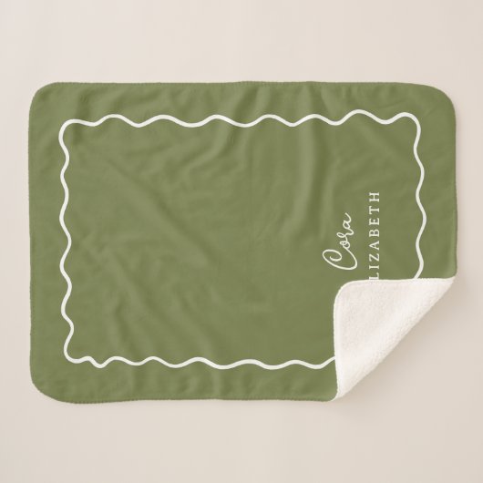 Olive Green Wavy Border Mit Monogramm Sherpadecke (Vorderseite (Horizontal))