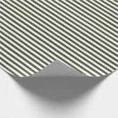 Olive Green | Whitepaper zum Abpacken von Streifen Geschenkpapier (Ecke)