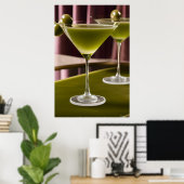 Olive Velvet: Klassisches Martini-Stillleben Poster (Heimbüro)