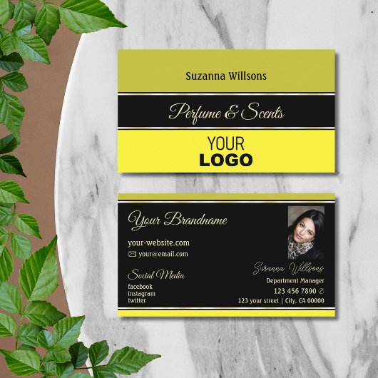 Olive Yellow Borders on Black mit Logo und Foto Visitenkarte