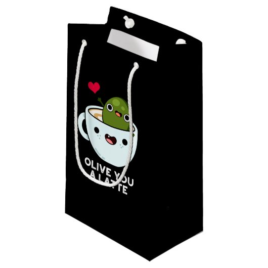 Olive you a Latte Funny Food Puff Dark BG Kleine Geschenktüte (Vorderseite Schrägansicht)