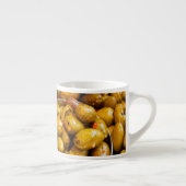 Oliven der Sorte Nocellara Etnea Espressotasse (Rechts)