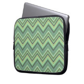 Oliven Green Zigzag Laptopschutzhülle (Vorderseite Links)